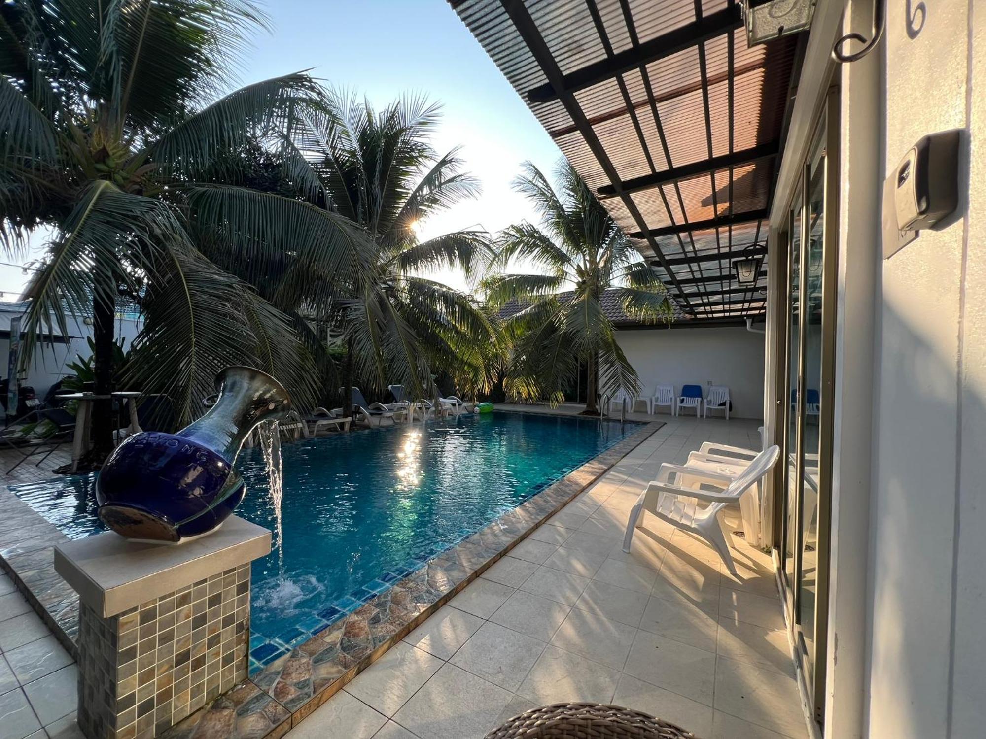 Wisma tamu The Snug Airportel - Phuket Airport 3*